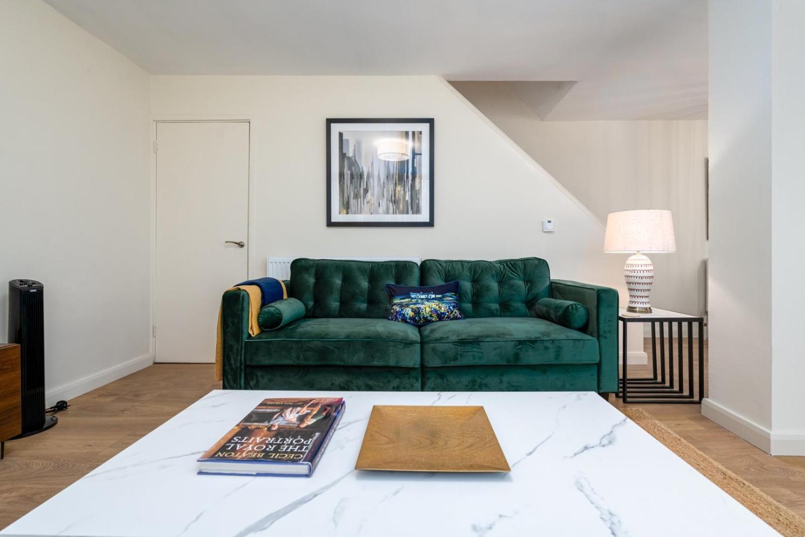 Apartamento Guestready - Spacious Retreat At Grange Park Londres